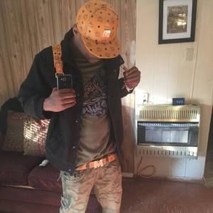 Meet your Posher, Dee